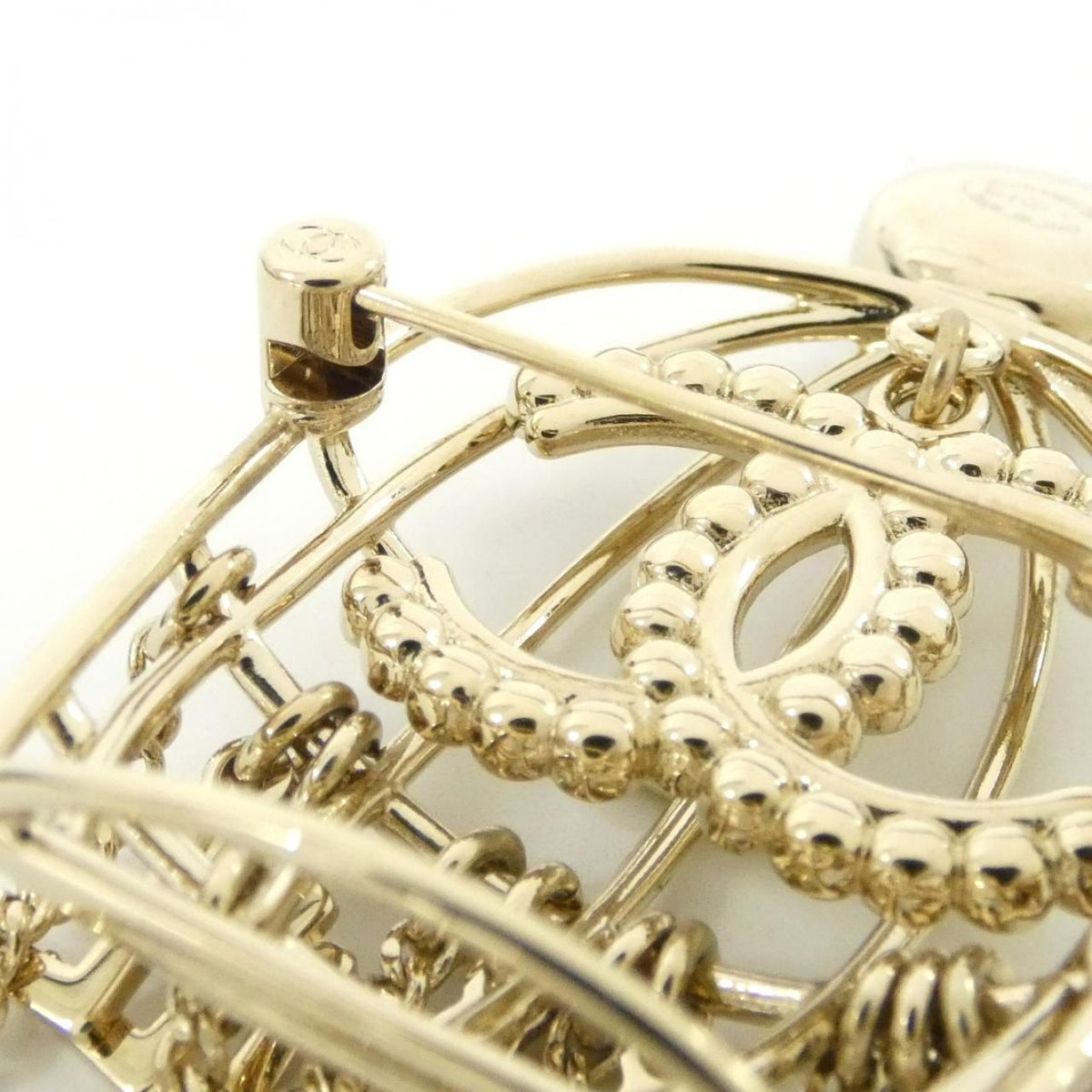 Chanel Brooch Gold — view 3
