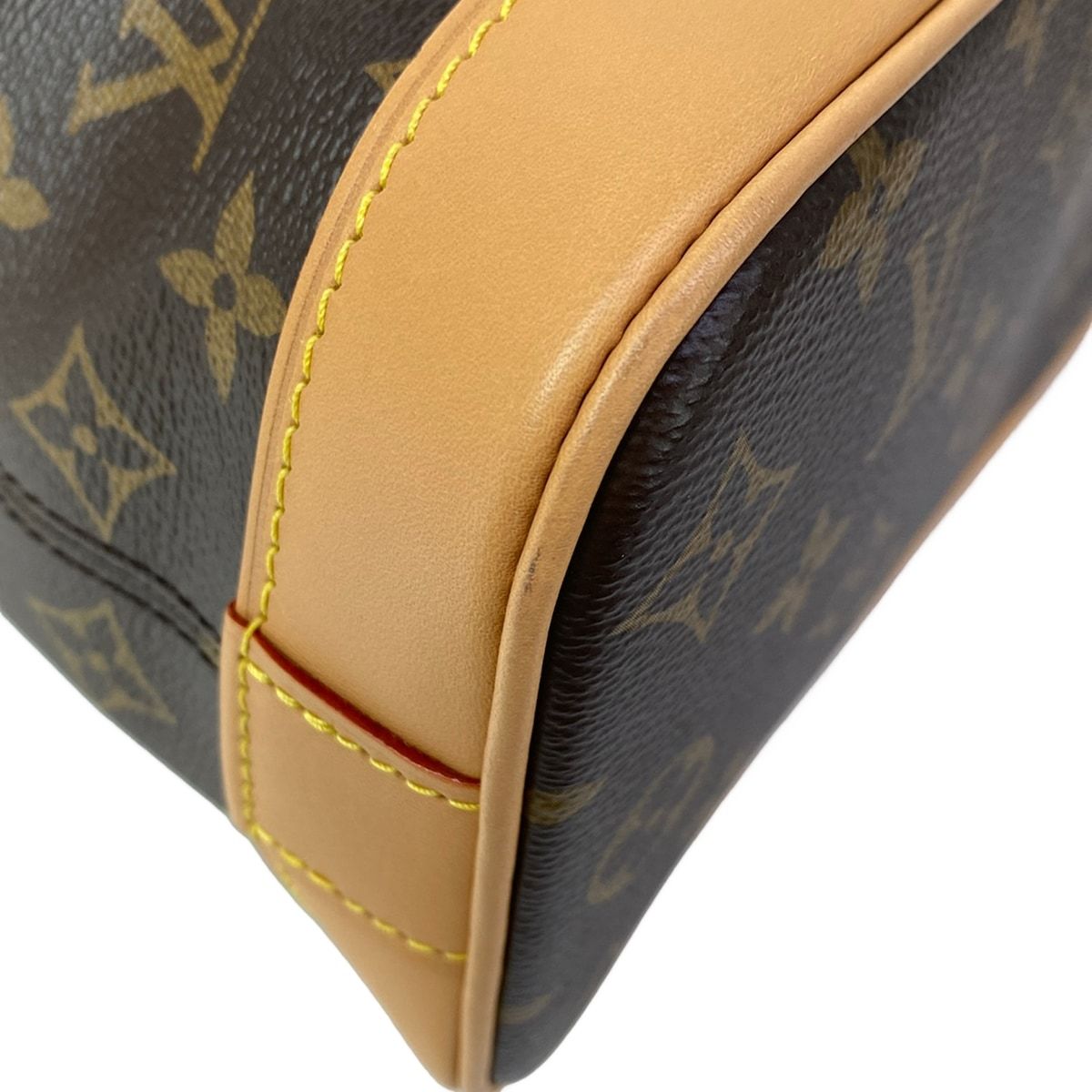Louis Vuitton Handbag Monogram Alma Soft MM Cowhide — view 8
