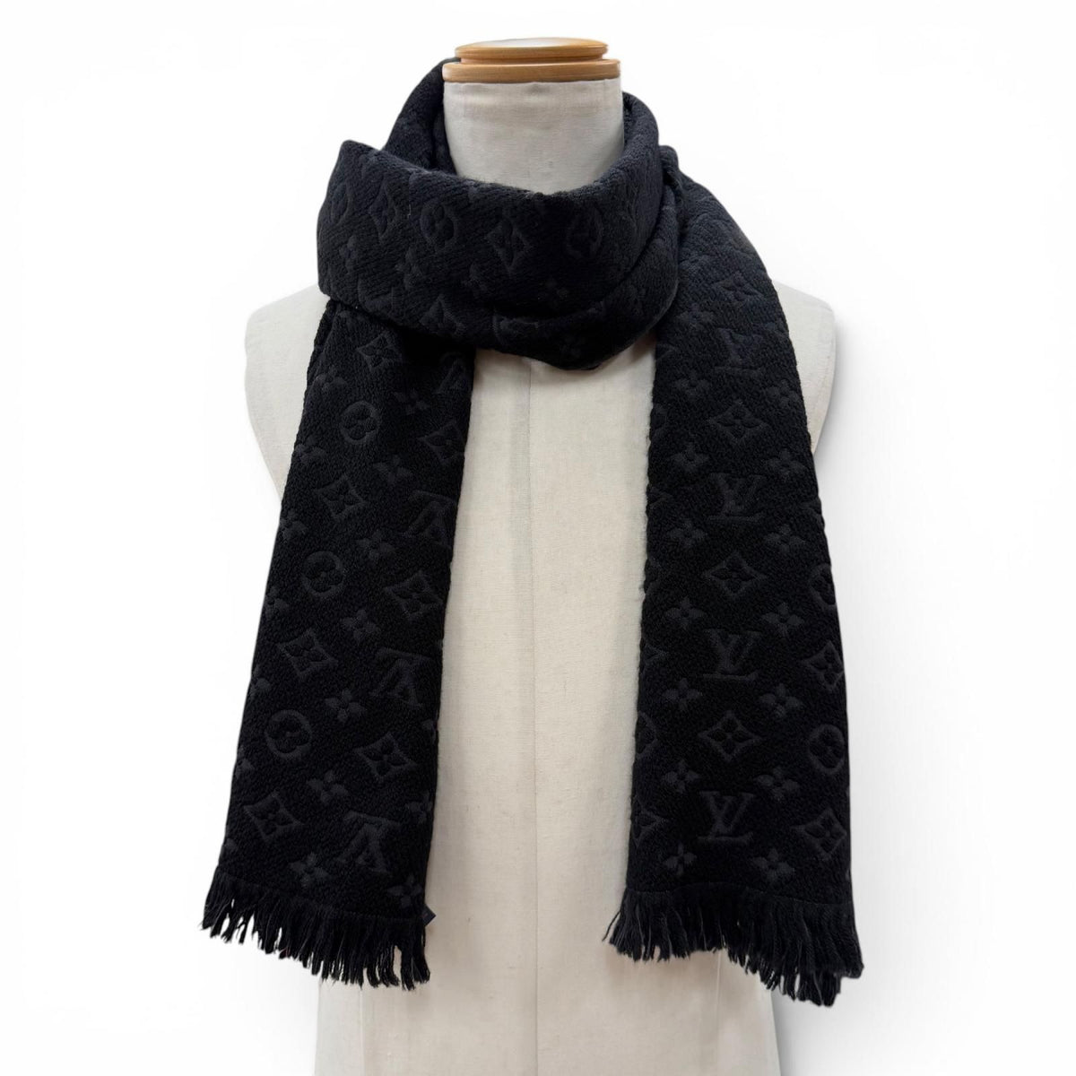 Louis Vuitton Echarpe Monogram Classic Wool 100% Fringe Scarf — view 3