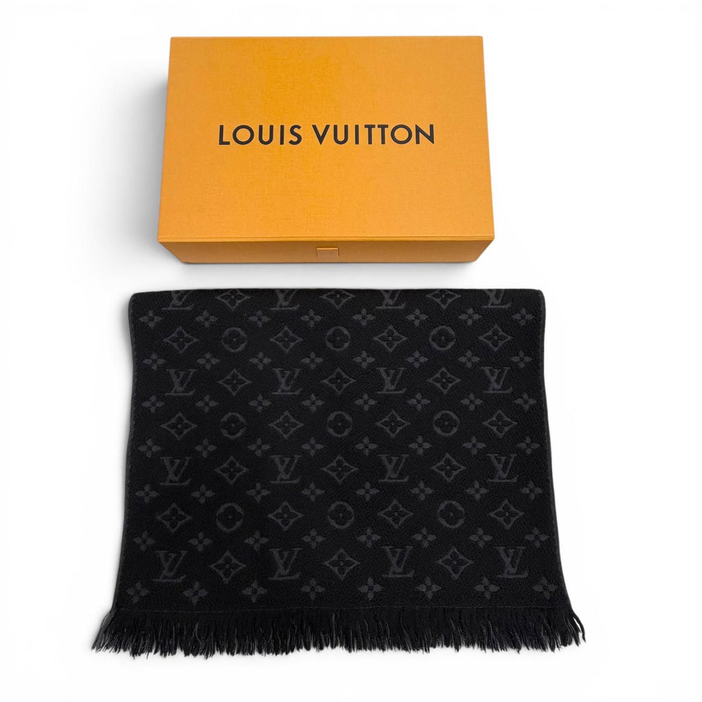 Louis Vuitton Echarpe Monogram Classic Wool 100% Fringe Scarf — view 2