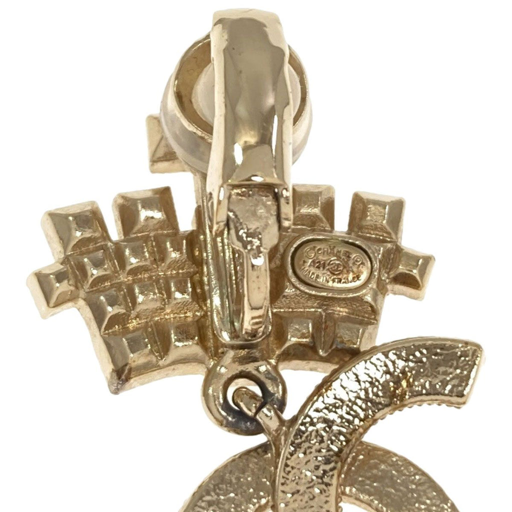 Chanel CC Logo Earrings Metal — view 3