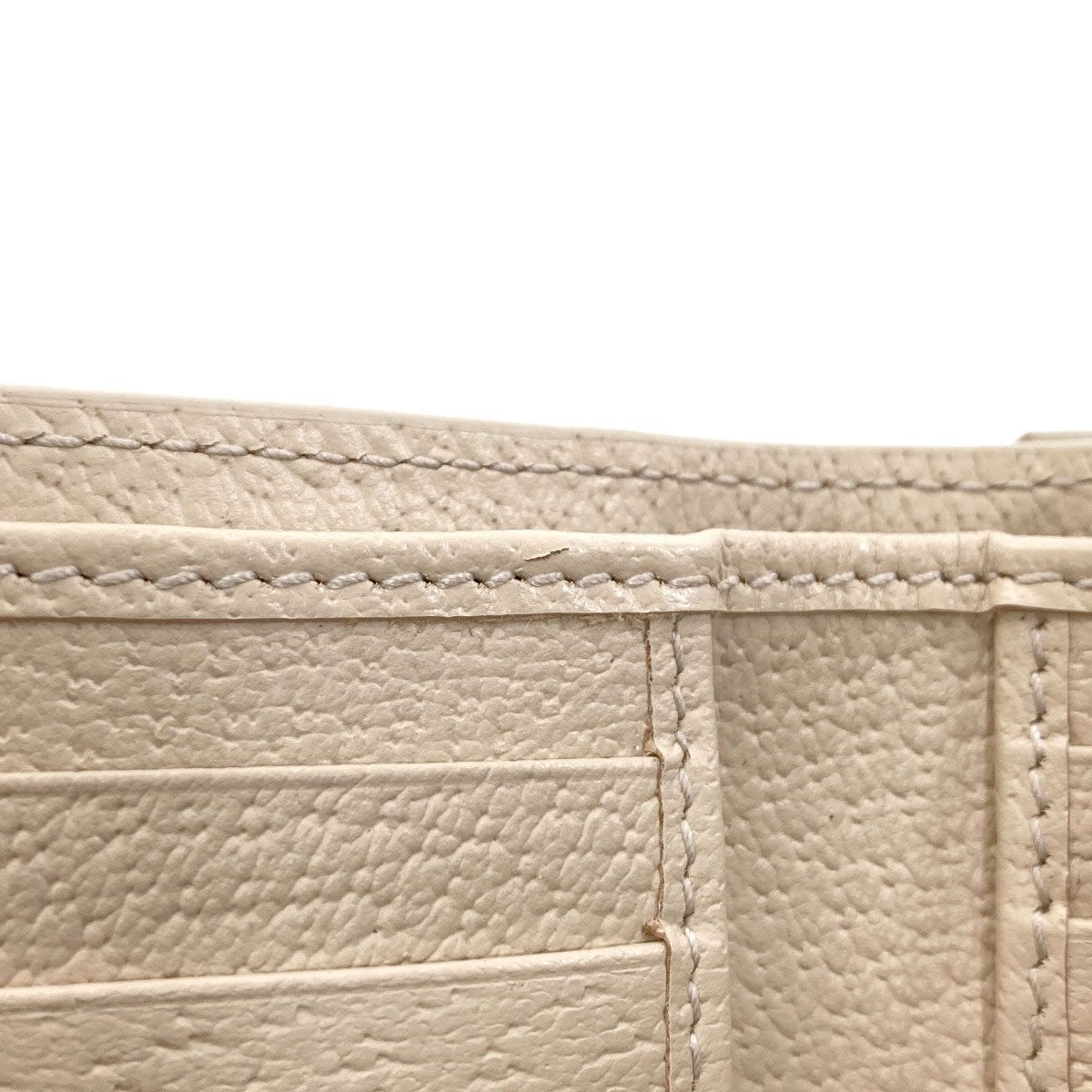 Gucci GG Supreme Trifold Wallet — view 8