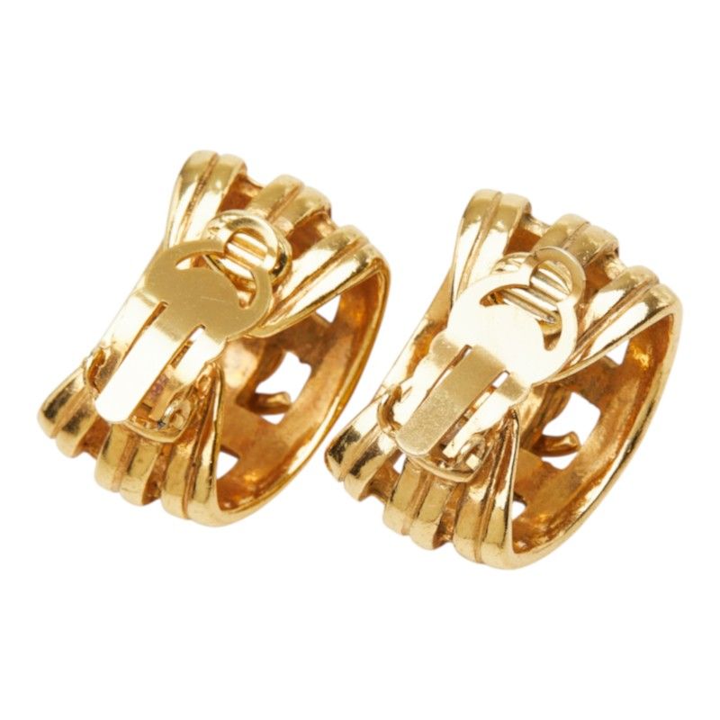 Chanel CC Logo Vintage Earrings Ear Clip 96P Gold Plated — view 3
