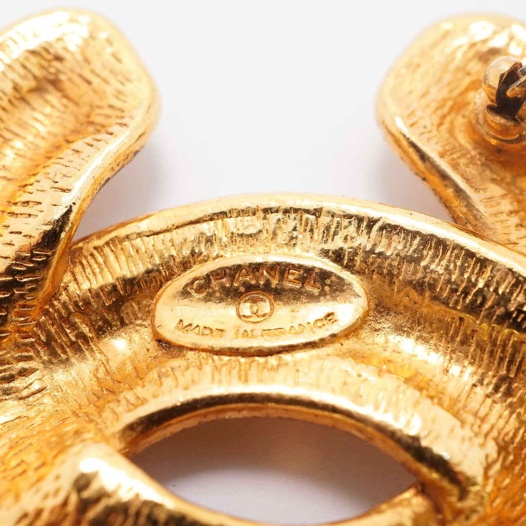 Chanel Brooch Vintage CC Logo Quilted Gold Plated — view 4