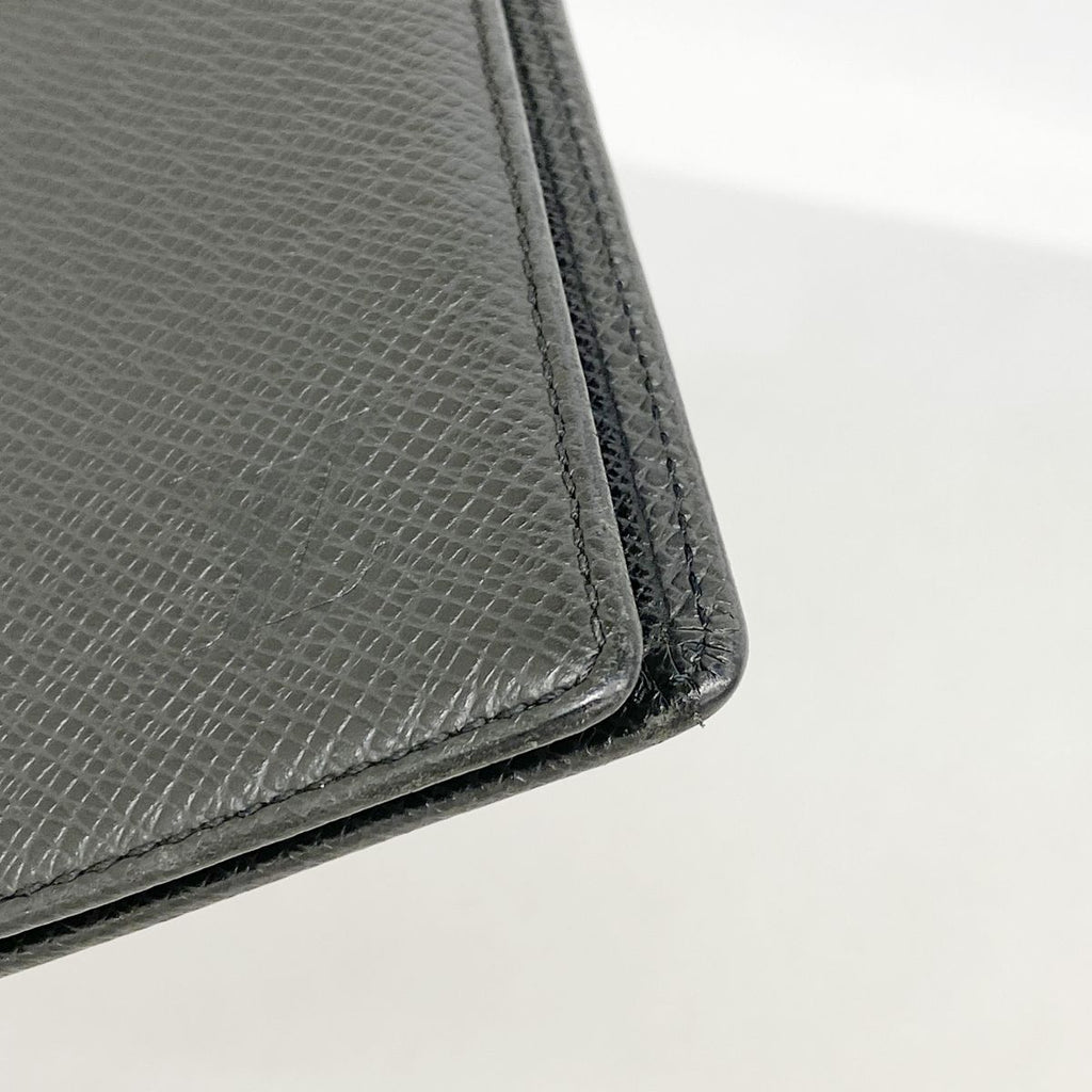 Louis Vuitton Long Billfold Taiga Porto Chequier Cartes Credit Ardoise Wallet — view 6