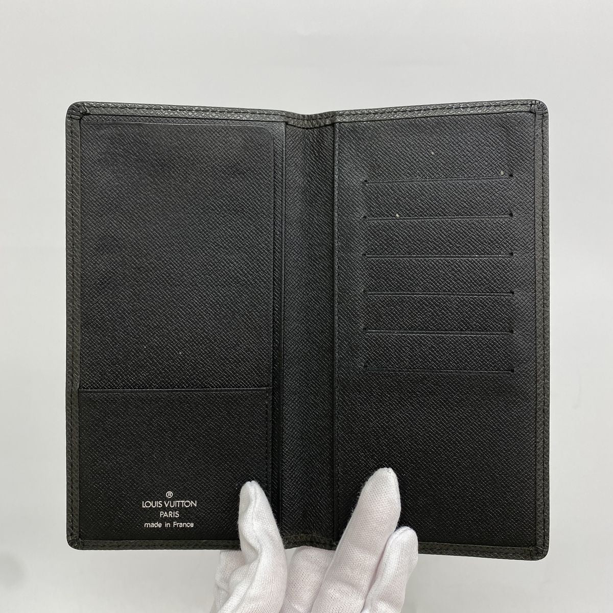 Louis Vuitton Long Billfold Taiga Porte Valeurs Cartes Credit Ardoise Wallet — view 3