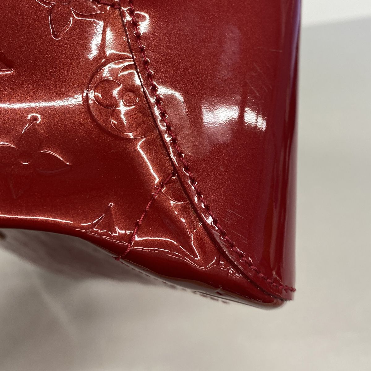 Louis Vuitton Tote Bag Vernis Rosewood Avenue Pomme D'amour — view 8