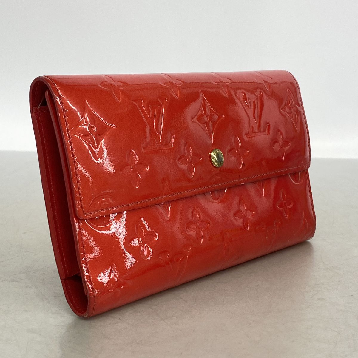 Louis Vuitton Trifold Wallet Vernis Porte Tresor International Rouge — view 2