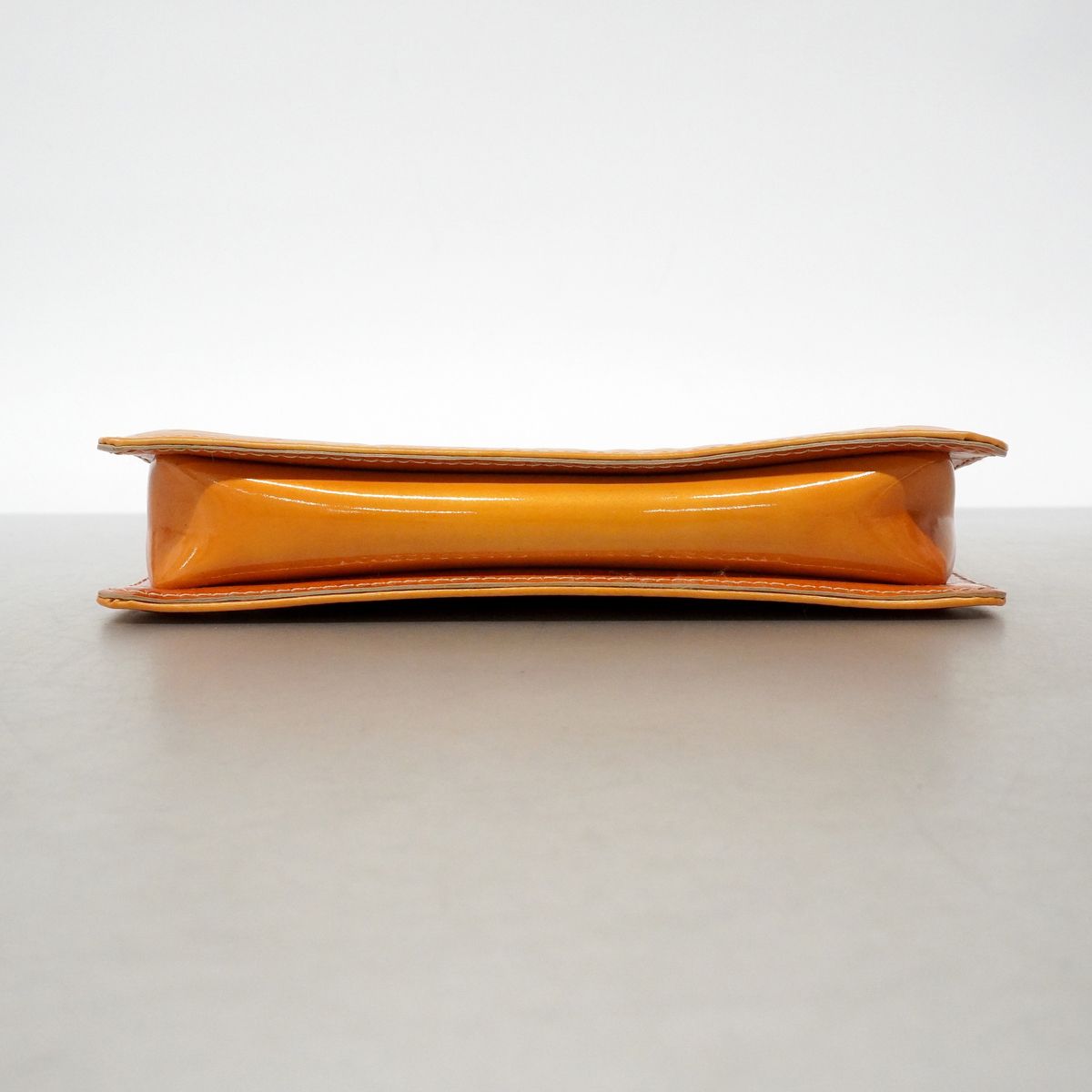 Louis Vuitton Pouch Vernis Lexington Beige — view 3
