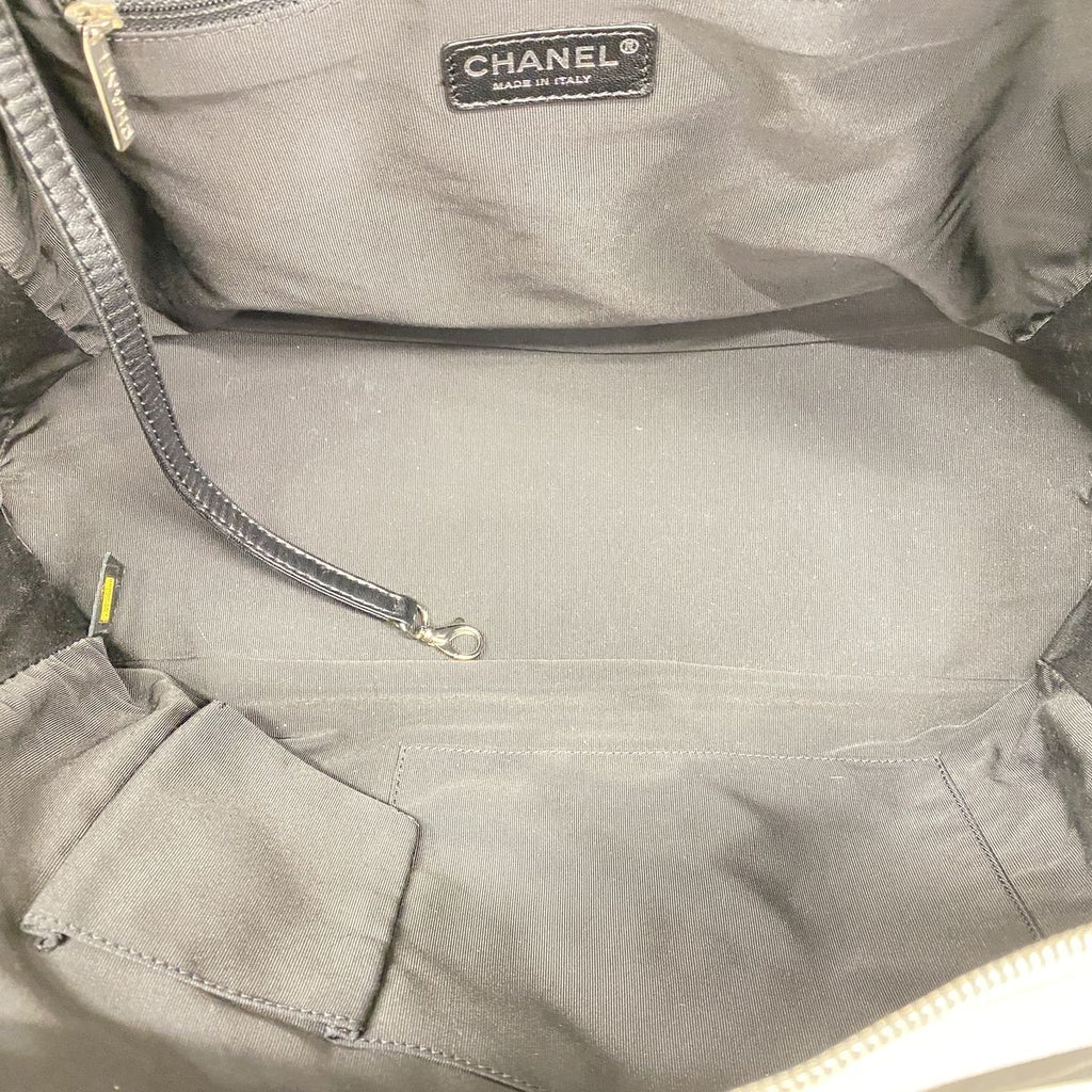 Chanel Chain Tote Bag Quilted Lambskin Black Silver — view 4