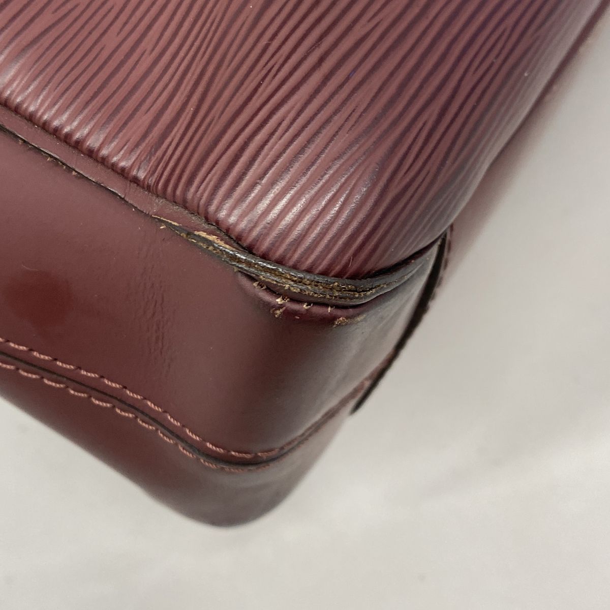 Louis Vuitton Business Bag Epi Bordeaux — view 8