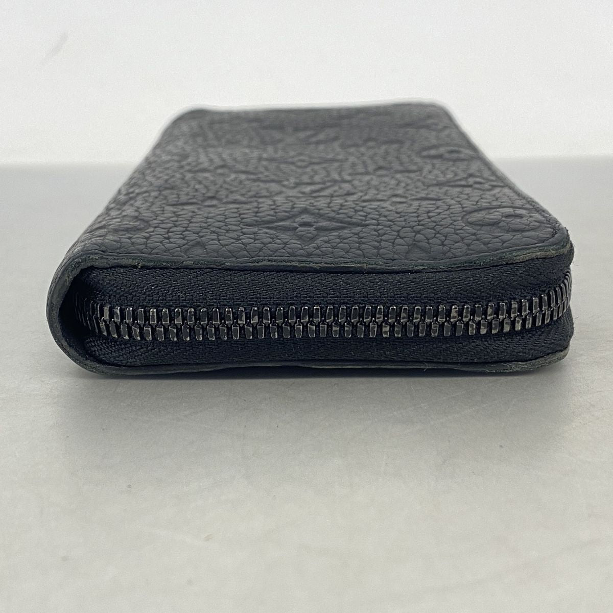 Louis Vuitton Wallet Monogram Taurillon Zippy Vertical Noir — view 2
