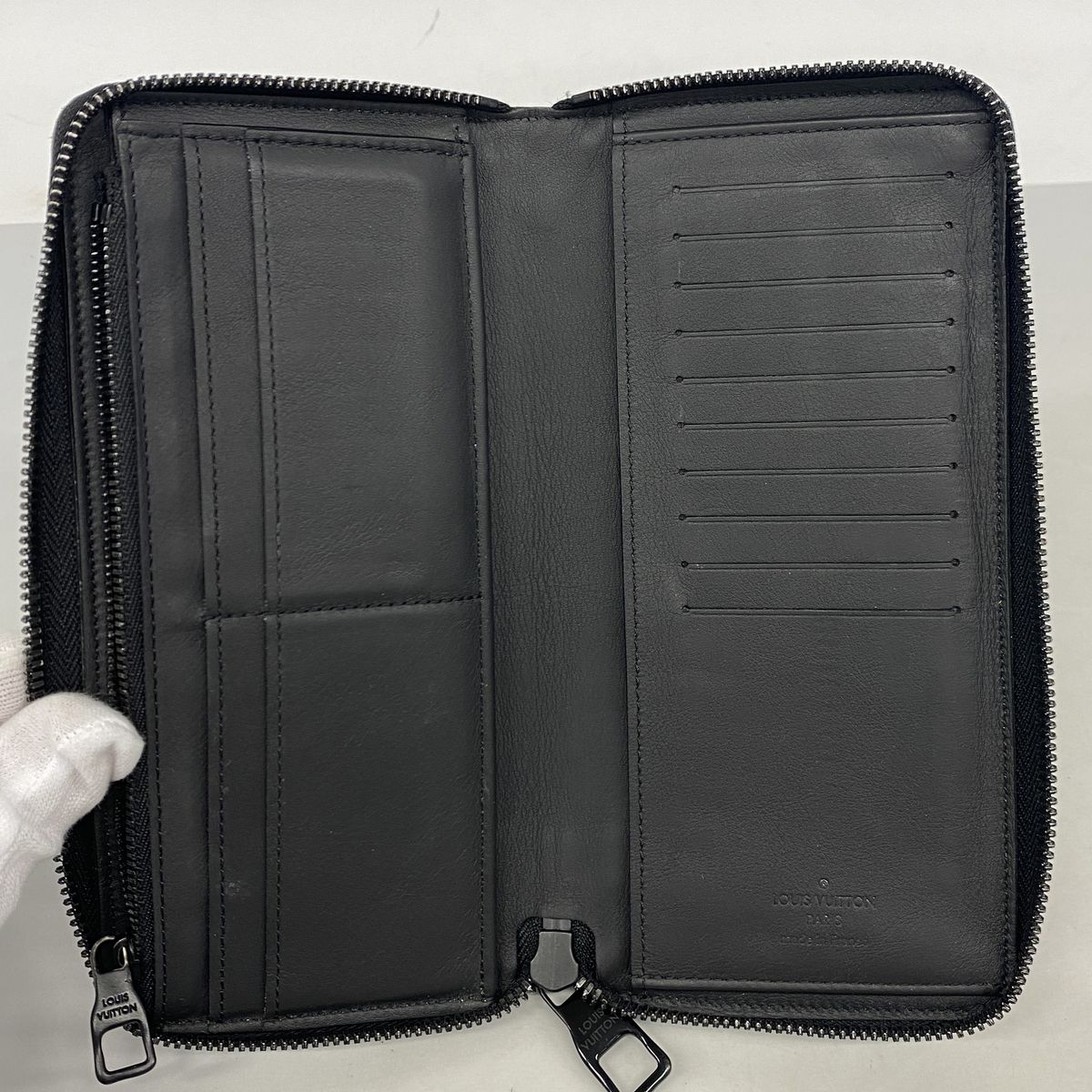 Louis Vuitton Wallet Monogram Taurillon Zippy Vertical Noir — view 3