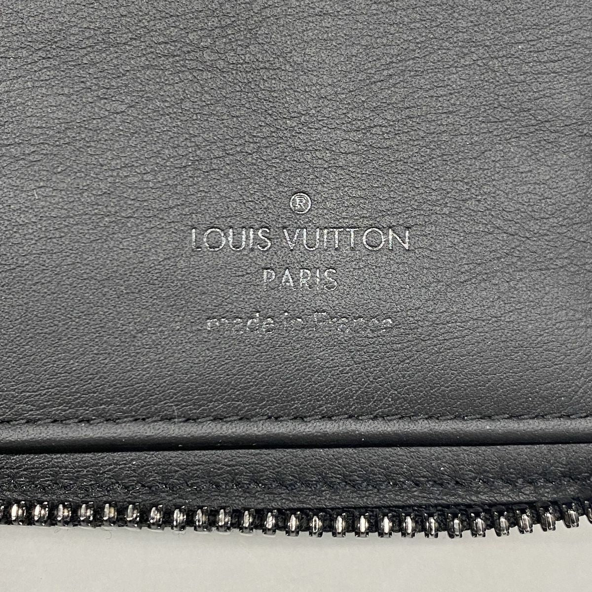 Louis Vuitton Wallet Monogram Taurillon Zippy Vertical Noir — view 4