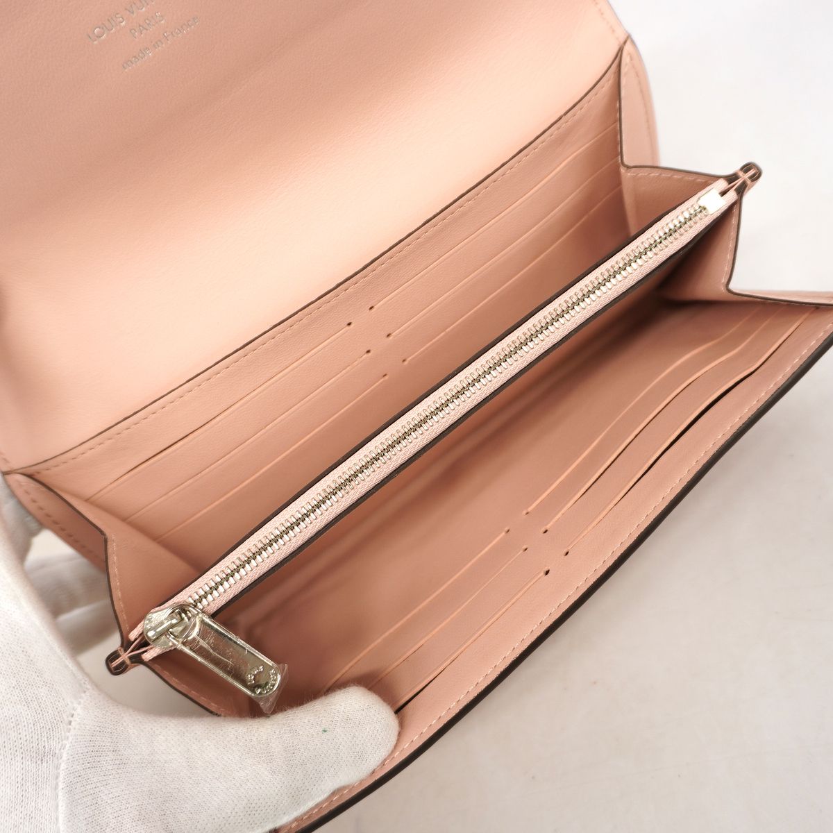 Louis Vuitton Wallet Mahina Portefeuille Iris Magnolia — view 3