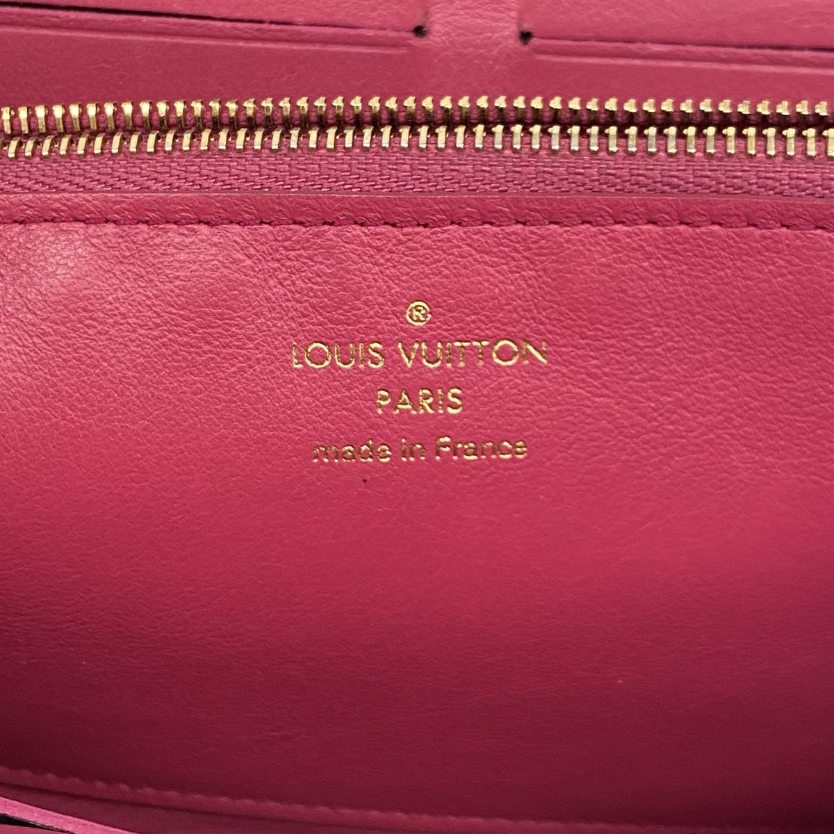 Louis Vuitton Wallet Taurillon Portefeuille Capucines Noir — view 4