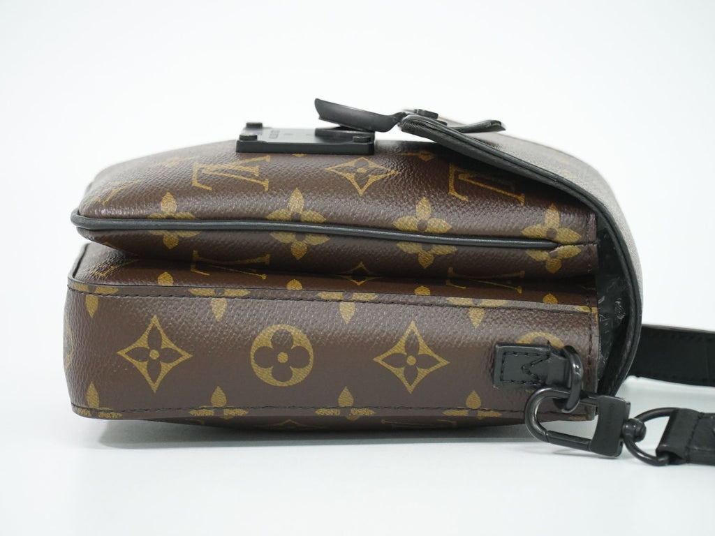 Louis Vuitton LV S Rock Verdical Wearable Wallet Monogram Macassar Shoulder Bag — view 4