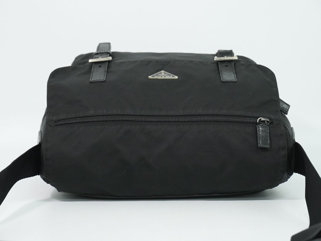 Prada Nylon Shoulder Bag Pochette Black — view 5