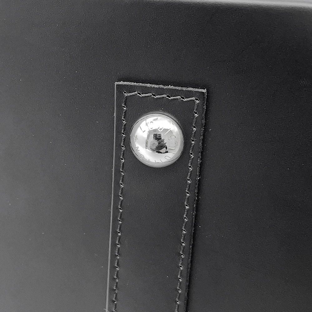 Louis Vuitton Handbag Epi Alma MM Bag Black — view 8