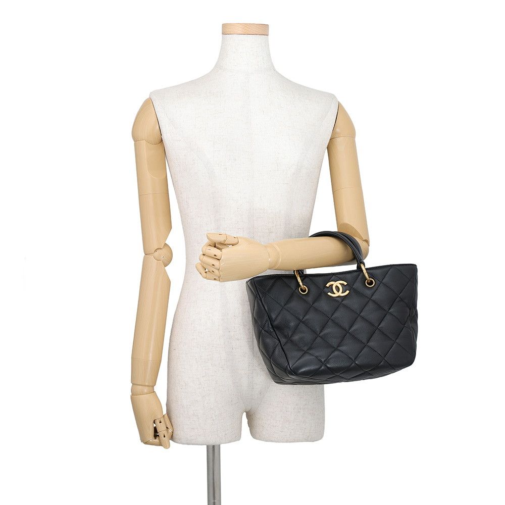 Chanel Handbag Quilted CC Logo Small Shopping Bag Lambskin 2-Way Black — view 4