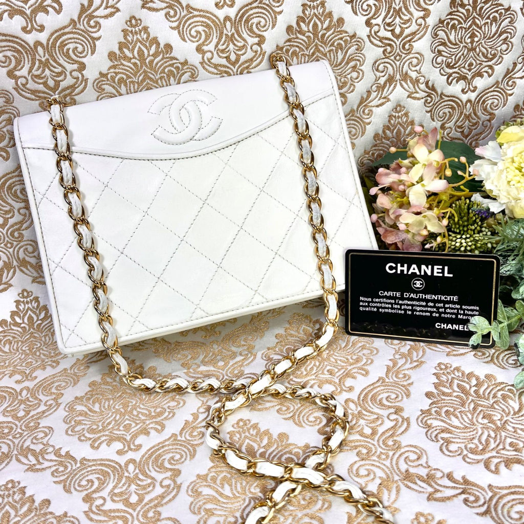 Chanel Vintage Quilted CC Logo Chain Shoulder Bag
