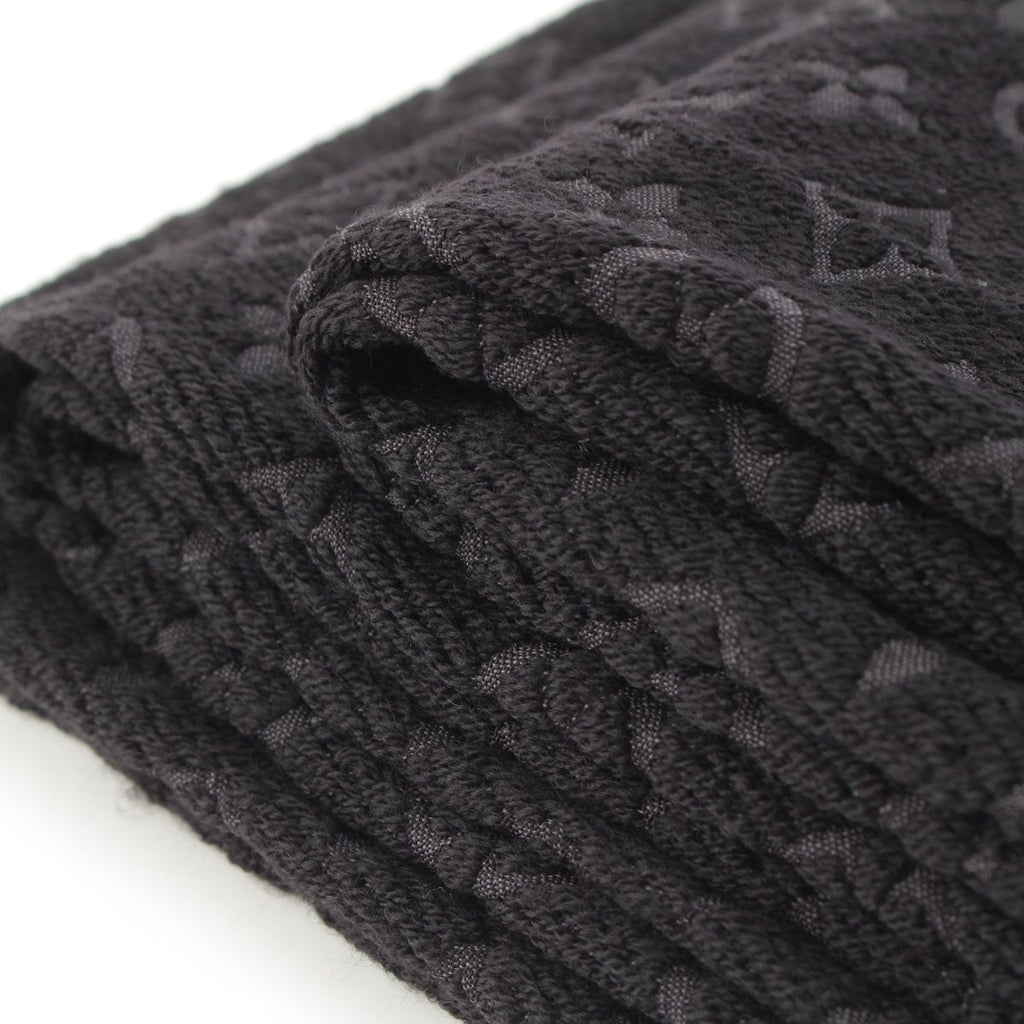 Louis Vuitton Monogram Classic Wool Scarf Noir — view 7