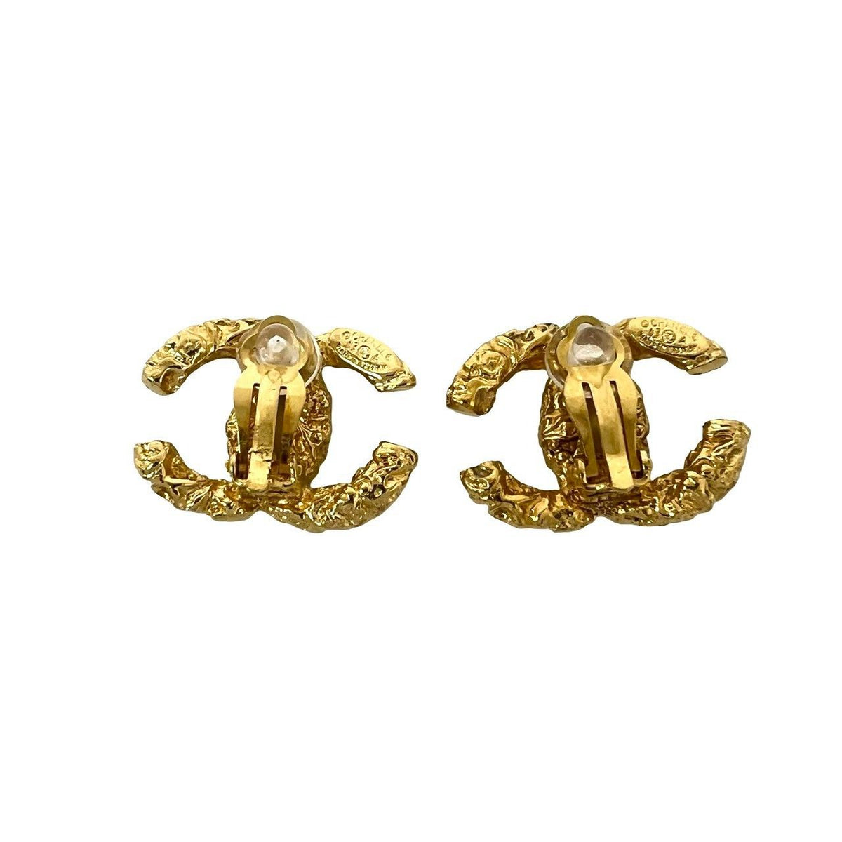 Chanel With Rice 93A Vintage CC Logo Lava Motif Earrings Gold — view 6