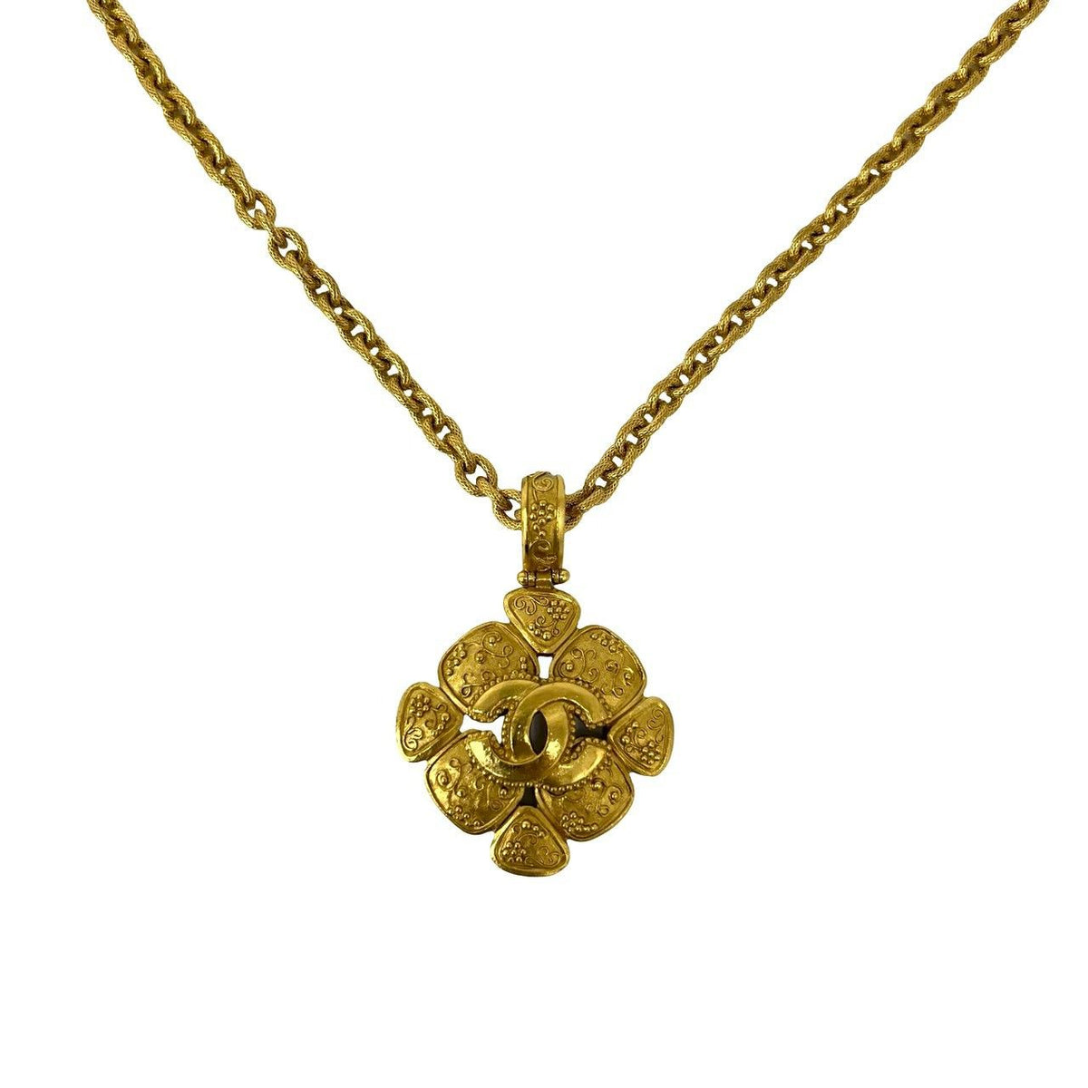 Chanel With Rice 96A CC Logo Clover Pendant Gold — view 5