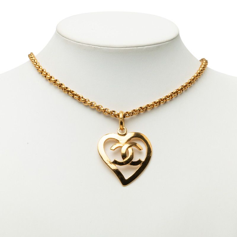 Chanel CC Logo Heart Motif Vintage Chain Necklace 95P Gold Plated — view 5
