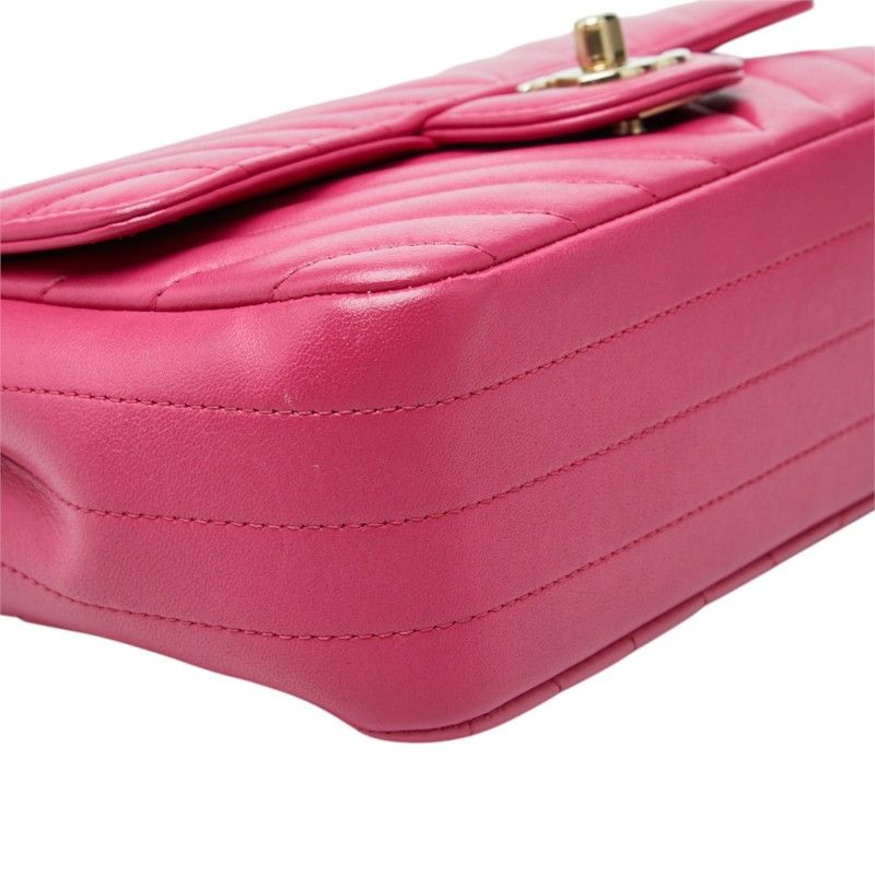 Chanel CC Logo V-stitch Crossbody Chain Shoulder Bag Pink Lambskin — view 5