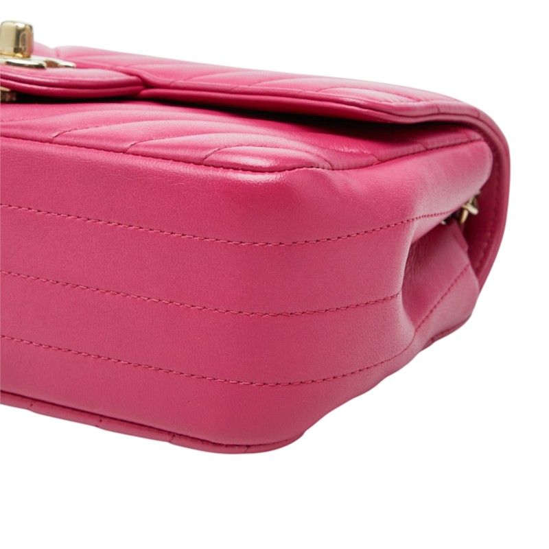 Chanel CC Logo V-stitch Crossbody Chain Shoulder Bag Pink Lambskin — view 4