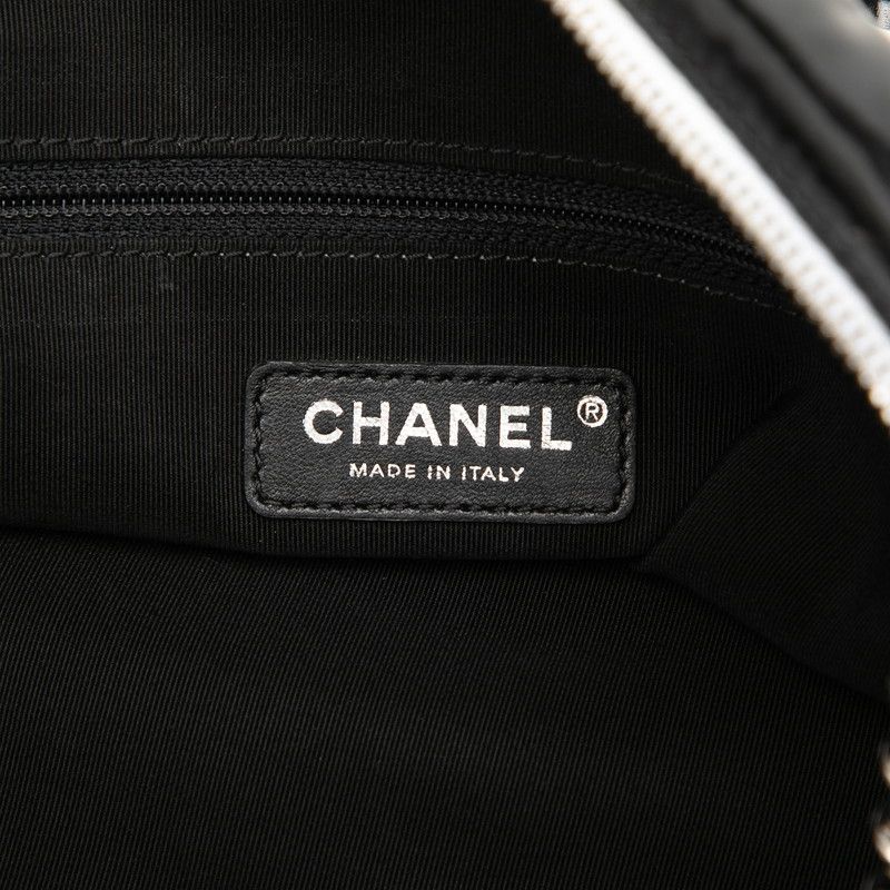 Chanel la Pausa Chain Shoulder Bag Logo Black White Leather — view 5