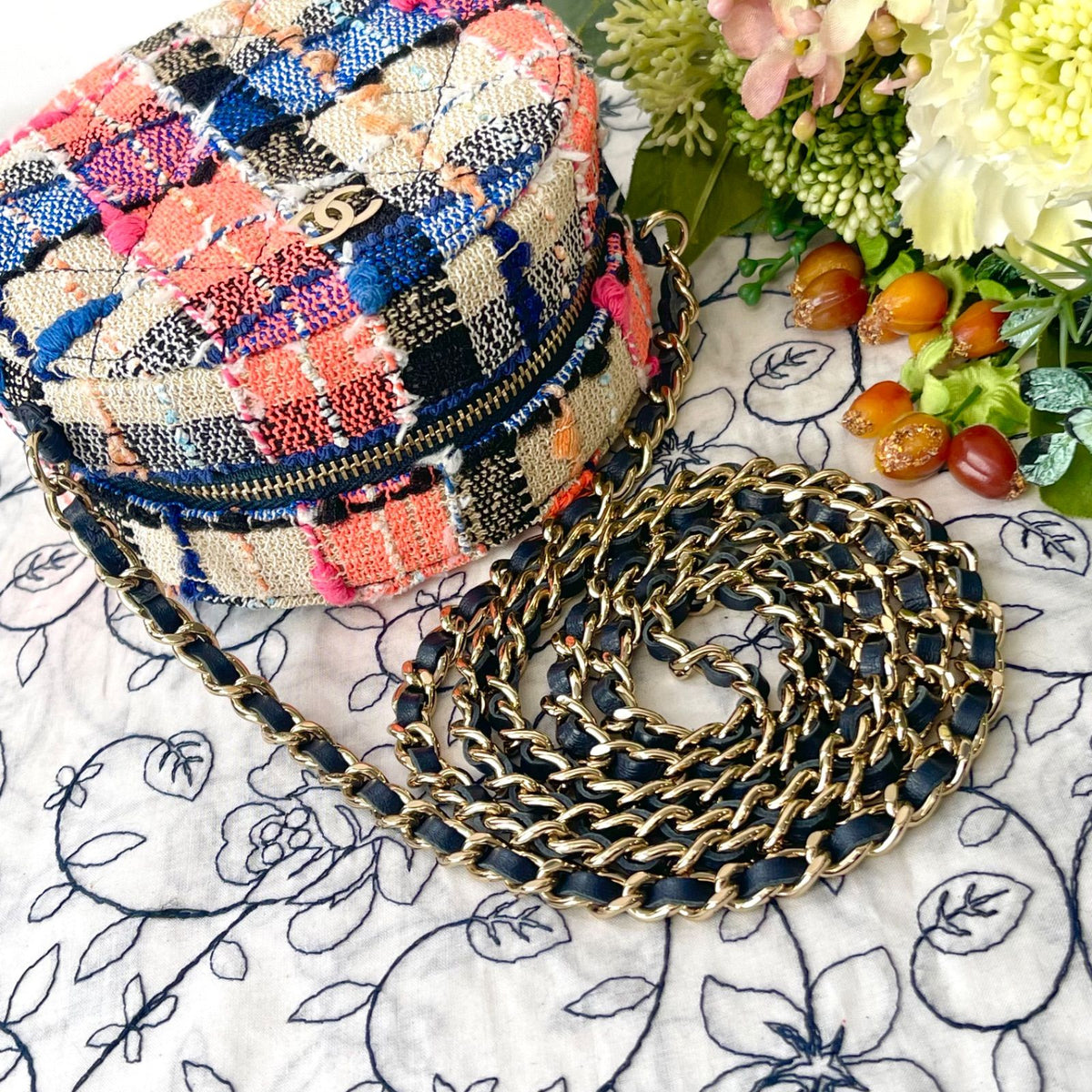 Chanel Round Mini Classic Chain — view 7