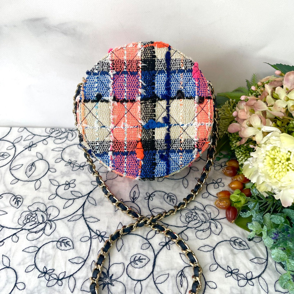 Chanel Round Mini Classic Chain — view 2