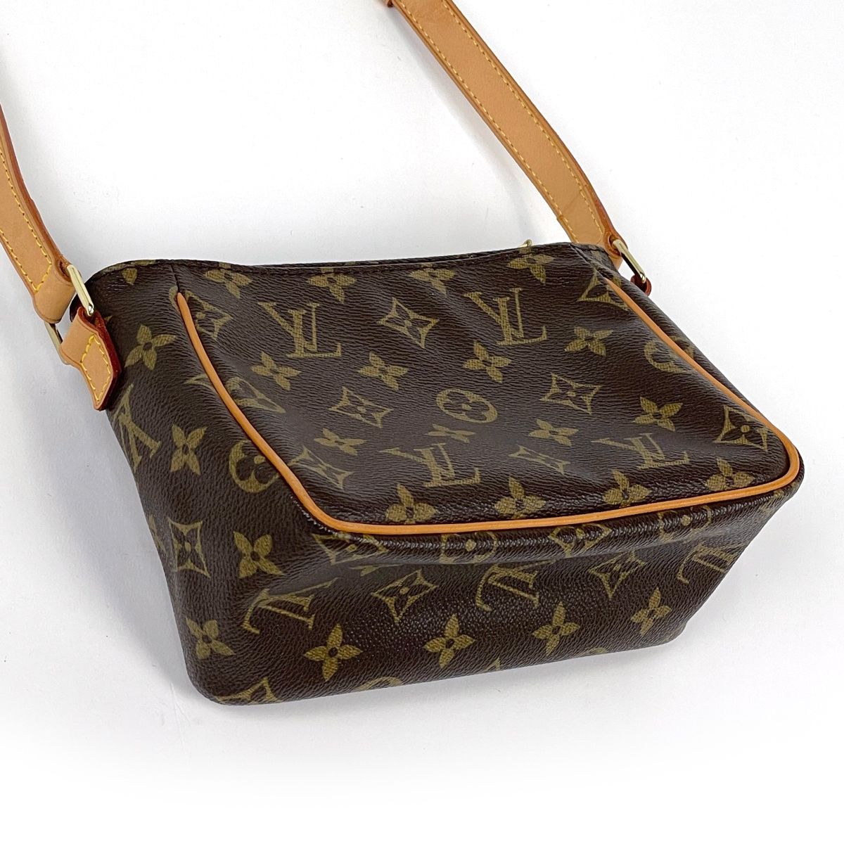 Louis Vuitton Viva-Cite PM Shoulder Bag Pochette Monogram Brown — view 2
