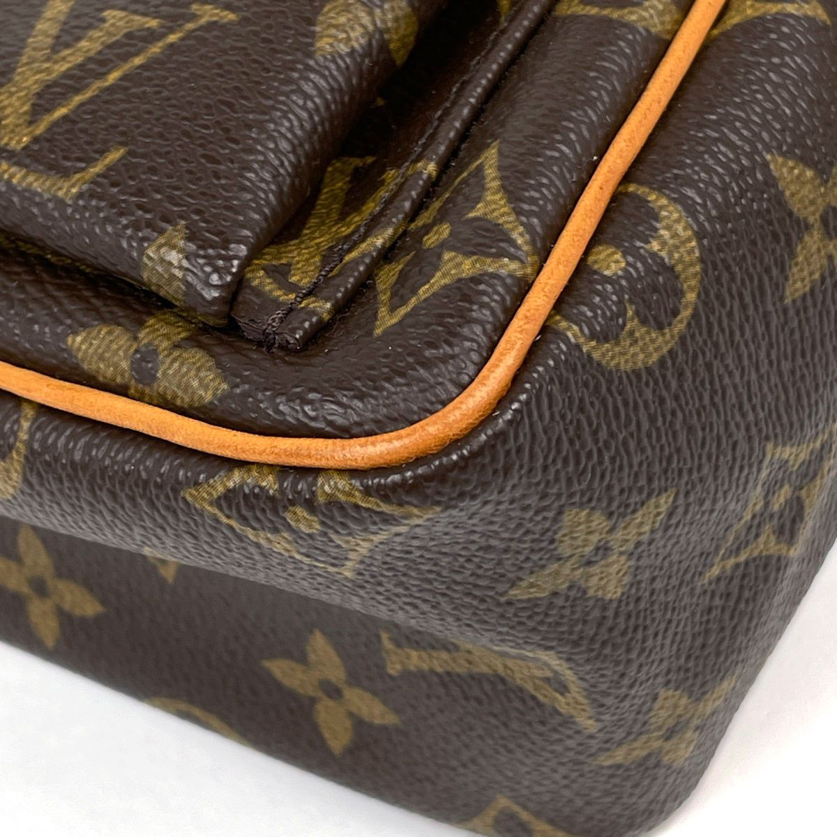 Louis Vuitton Viva-Cite PM Shoulder Bag Pochette Monogram Brown — view 3