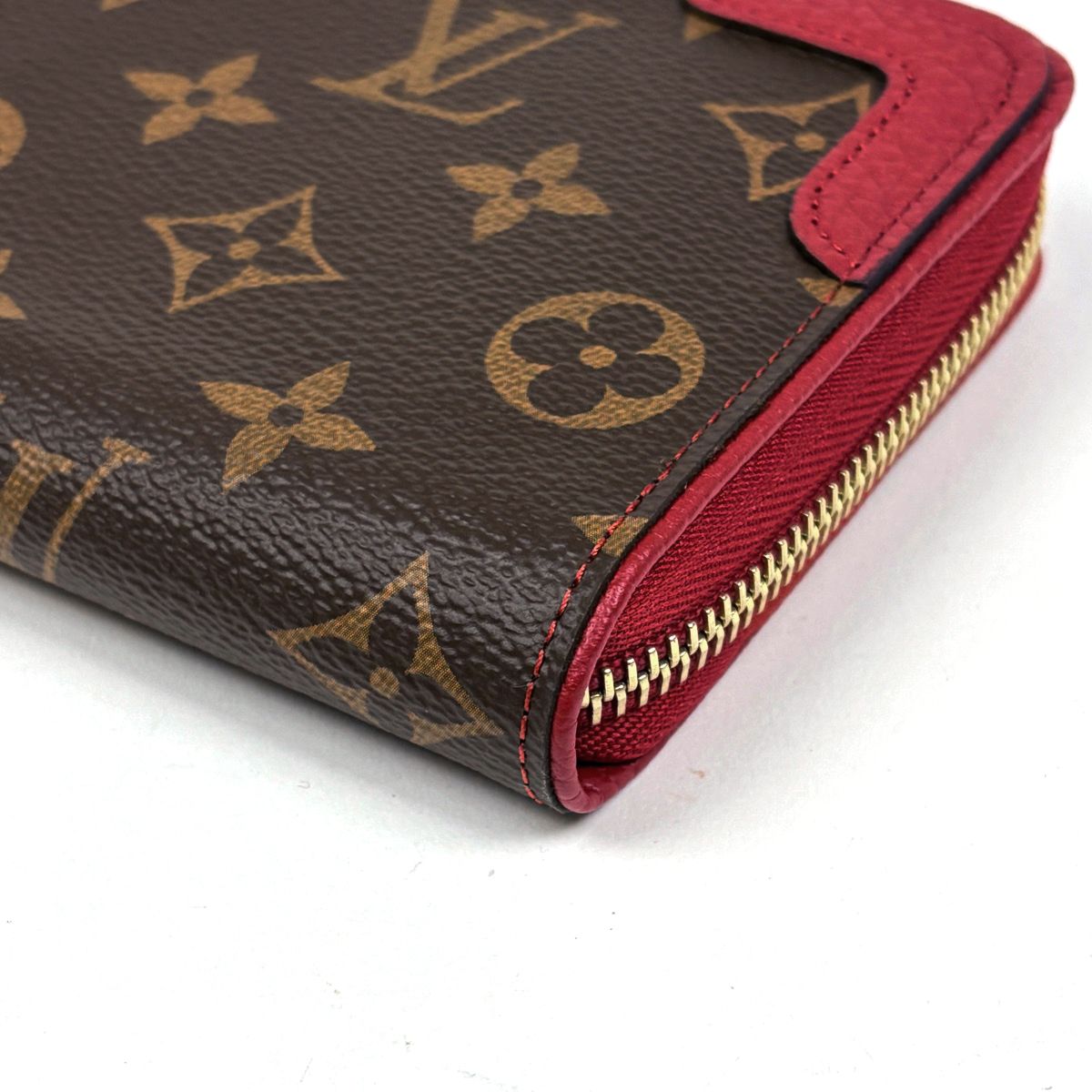 Louis Vuitton Zippy Wallet Retiro Round Zip Monogram Brown Cerise — view 3