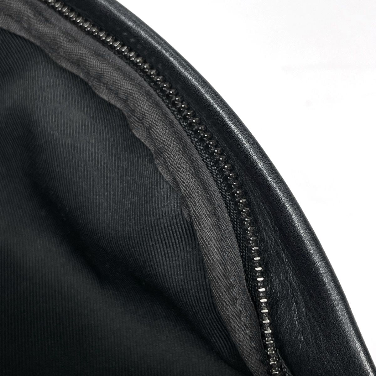 Louis Vuitton Discovery Bum Bag Monogram Shadow Leather Noir — view 6