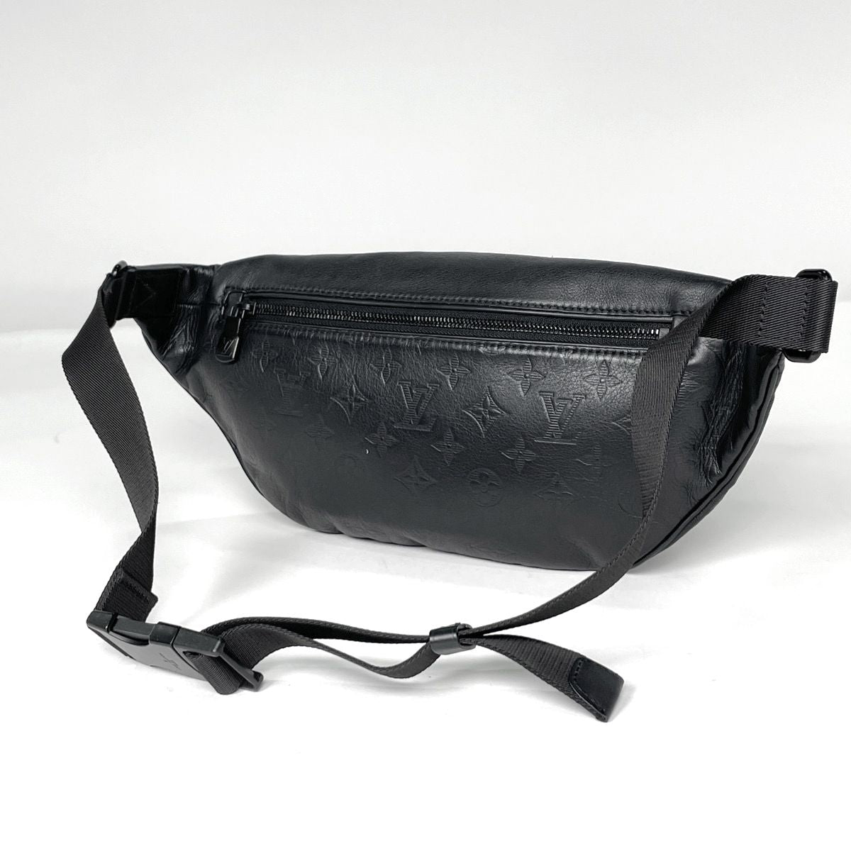 Louis Vuitton Discovery Bum Bag Monogram Shadow Leather Noir — view 2