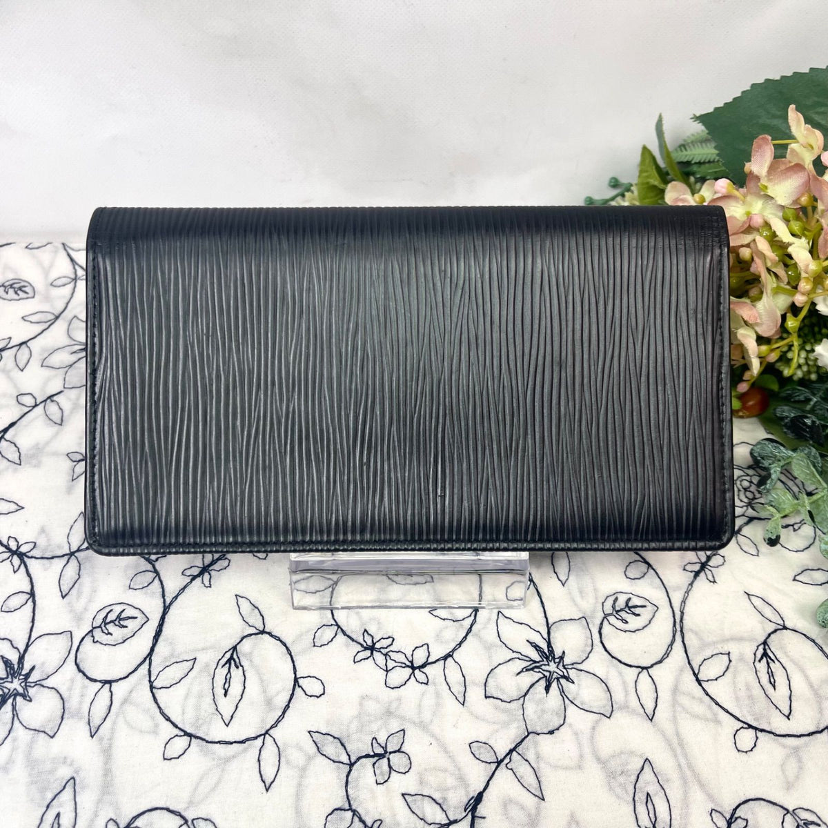 Louis Vuitton Portefeuille Brazza Epi Wallet Black — view 3