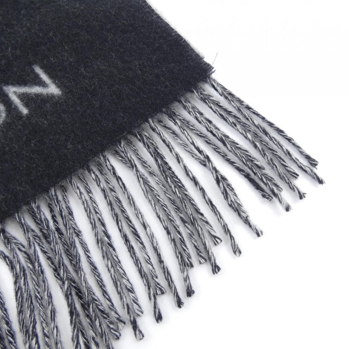 Louis Vuitton Reykjavik Scarf — view 2