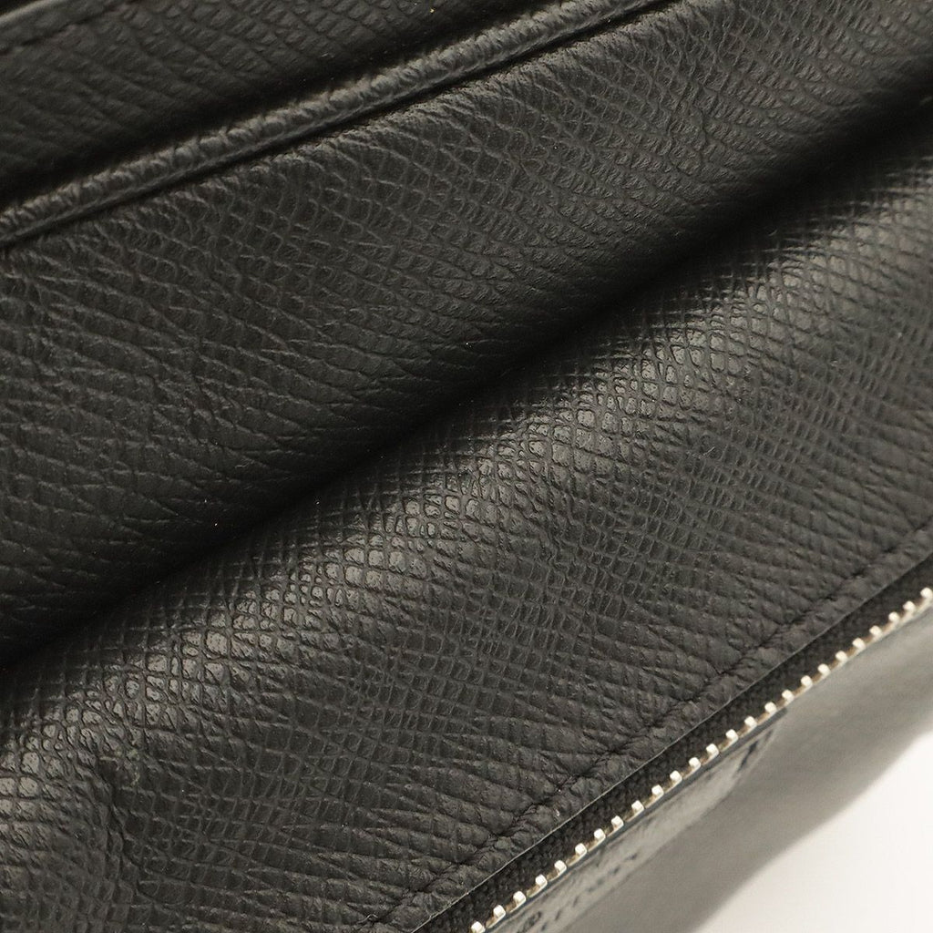 Louis Vuitton Taiga Bum Bag Outdoor Waist Pouch Noir Black — view 4