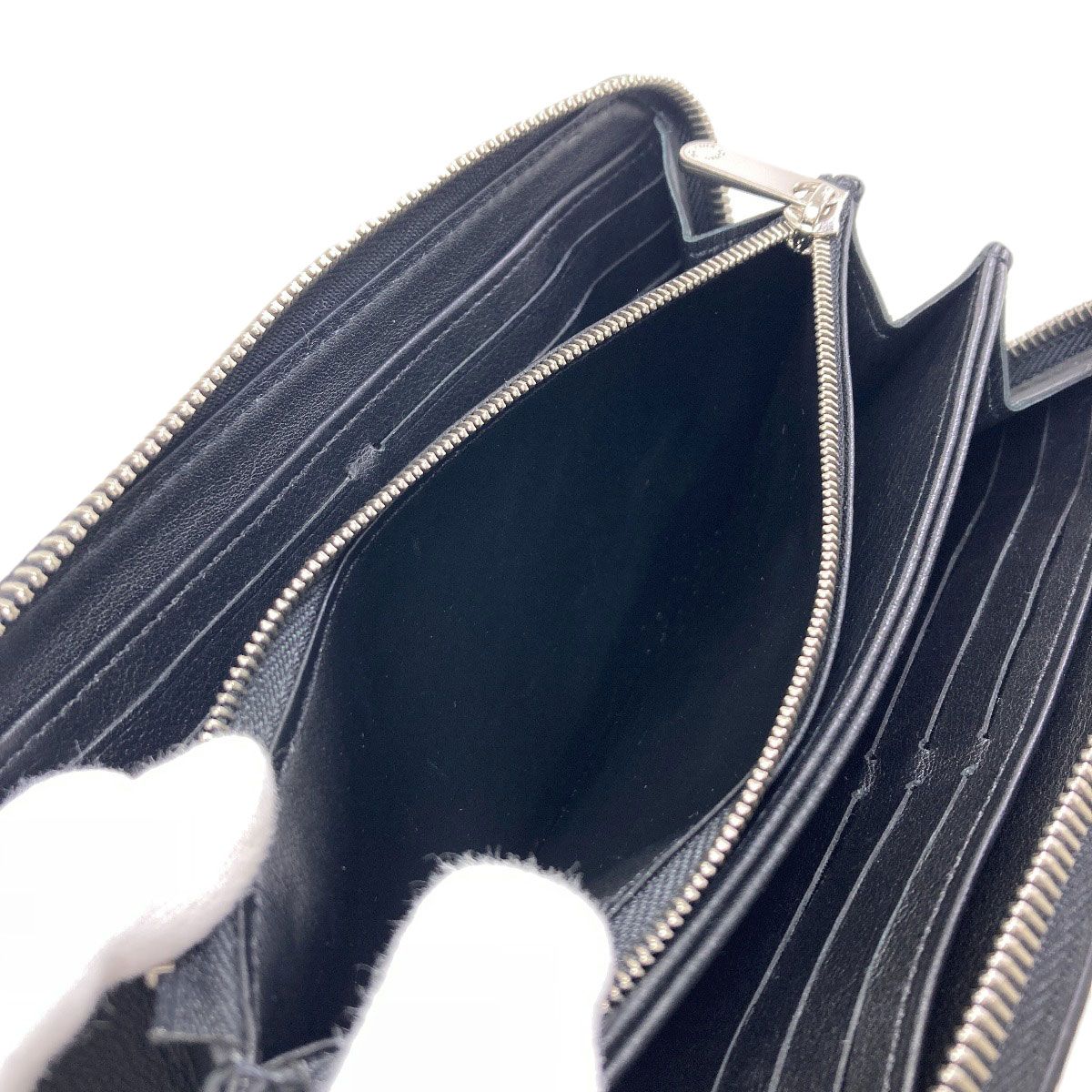 Louis Vuitton Zippy Wallet Mahina Leather — view 5
