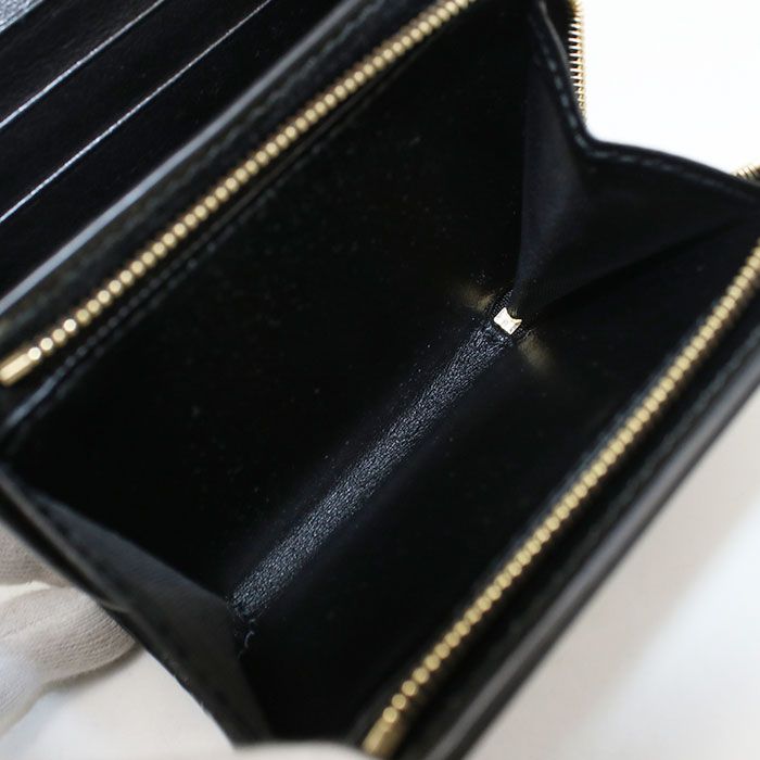 Gucci GG Matelasse Bifold Wallet Leather — view 4