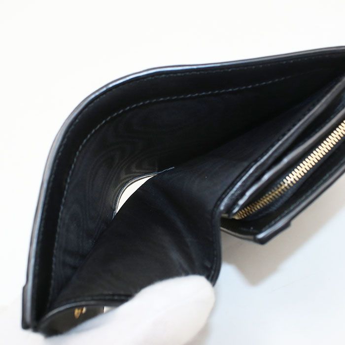 Gucci GG Matelasse Bifold Wallet Leather — view 7