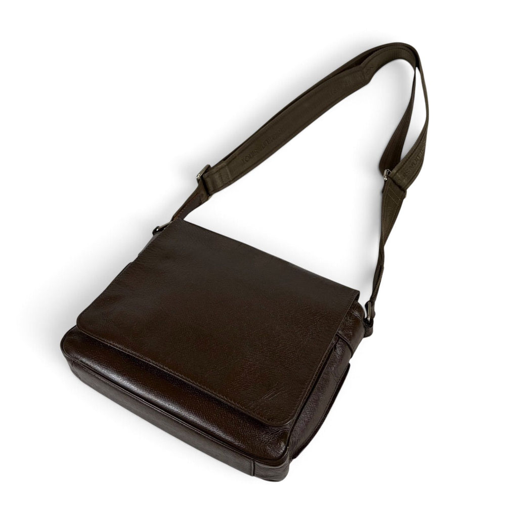 Louis Vuitton Roman PM Cross Taiga Crossbody — view 3