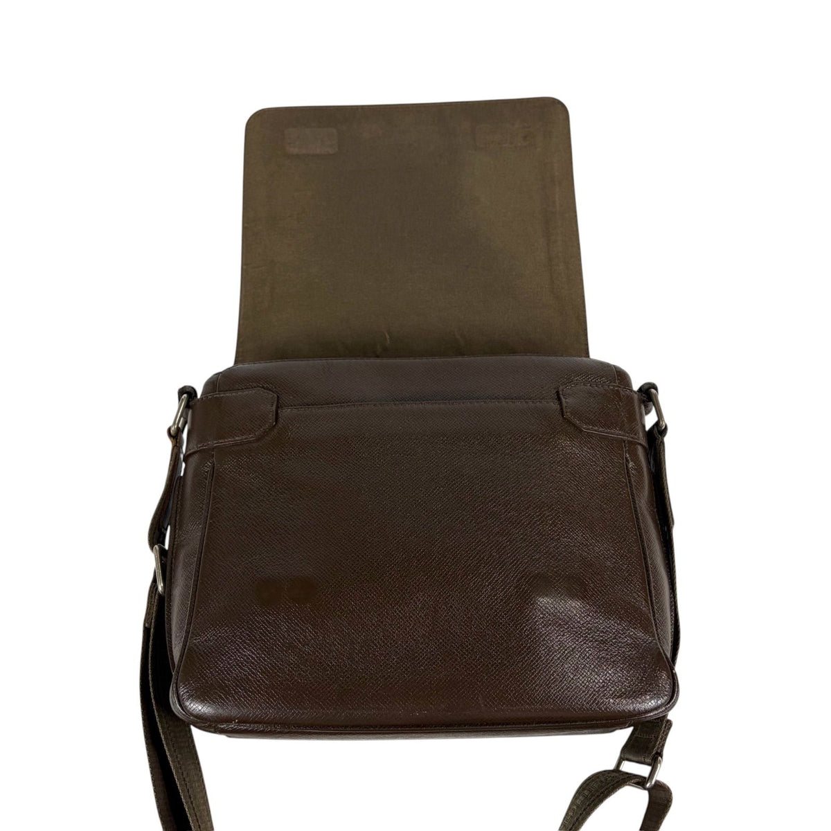 Louis Vuitton Roman PM Cross Taiga Crossbody — view 6