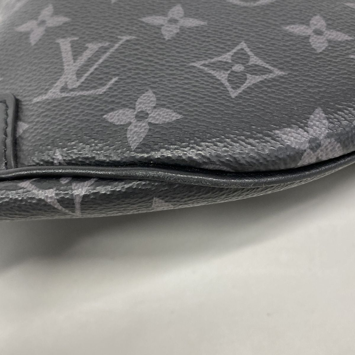 Louis Vuitton Belt Bag Monogram Eclipse Discovery PM Black — view 8