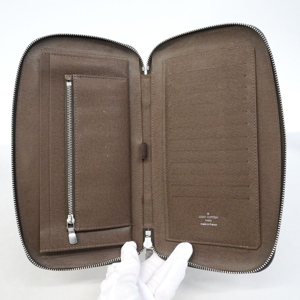 Louis Vuitton Wallet Taiga Organizer Atoll Grizzly — view 4