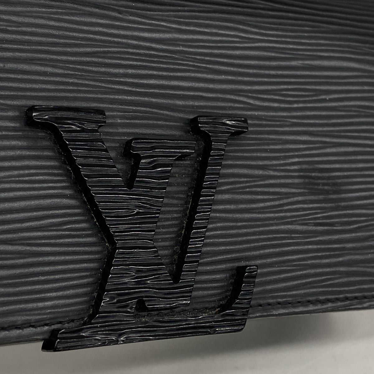 Louis Vuitton Wallet Epi Portefeuille Louise Noir — view 8